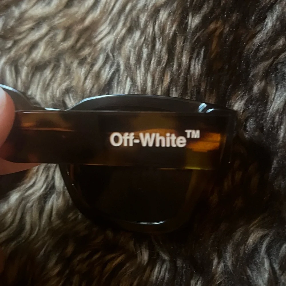 WHIT Tortoise Shell Design - Picture 5 of 7